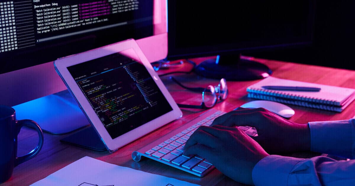 Ilustração do artigo A Evolução do HTML: Das Tabelas ao HTML5