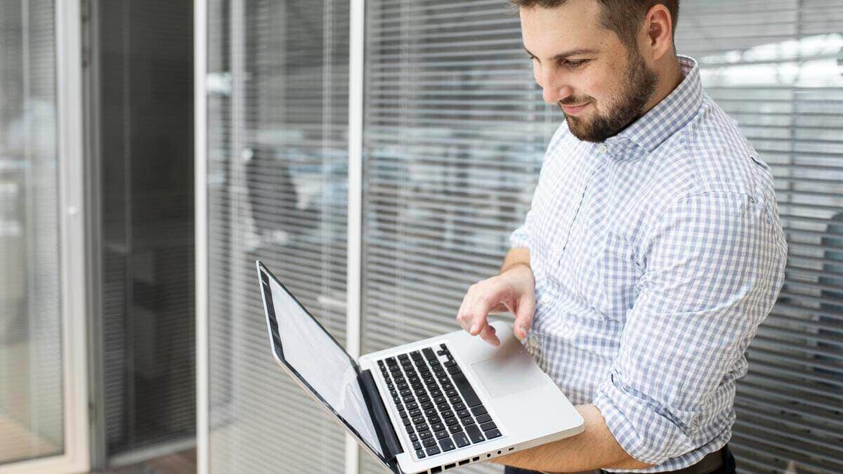 Como Escolher o Melhor Notebook para Programação em 2025: Guia Completo e Atualizado