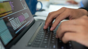 Dicas Práticas para Otimizar o Desempenho de Código em C# para Iniciantes