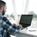 Suportes para Notebook que Melhoram a Postura e Produtividade